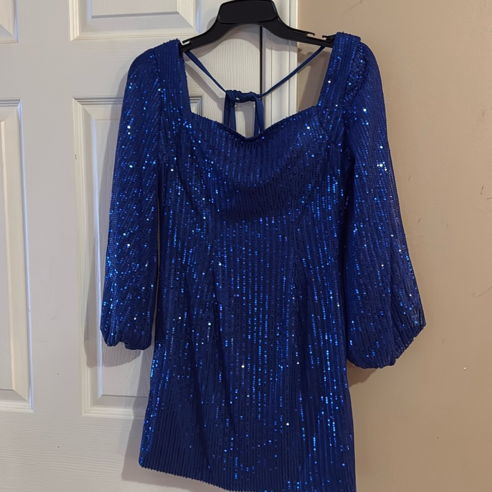Sequin long sleeve winter fest, homecoming, short dress. Royal blue. Size 8